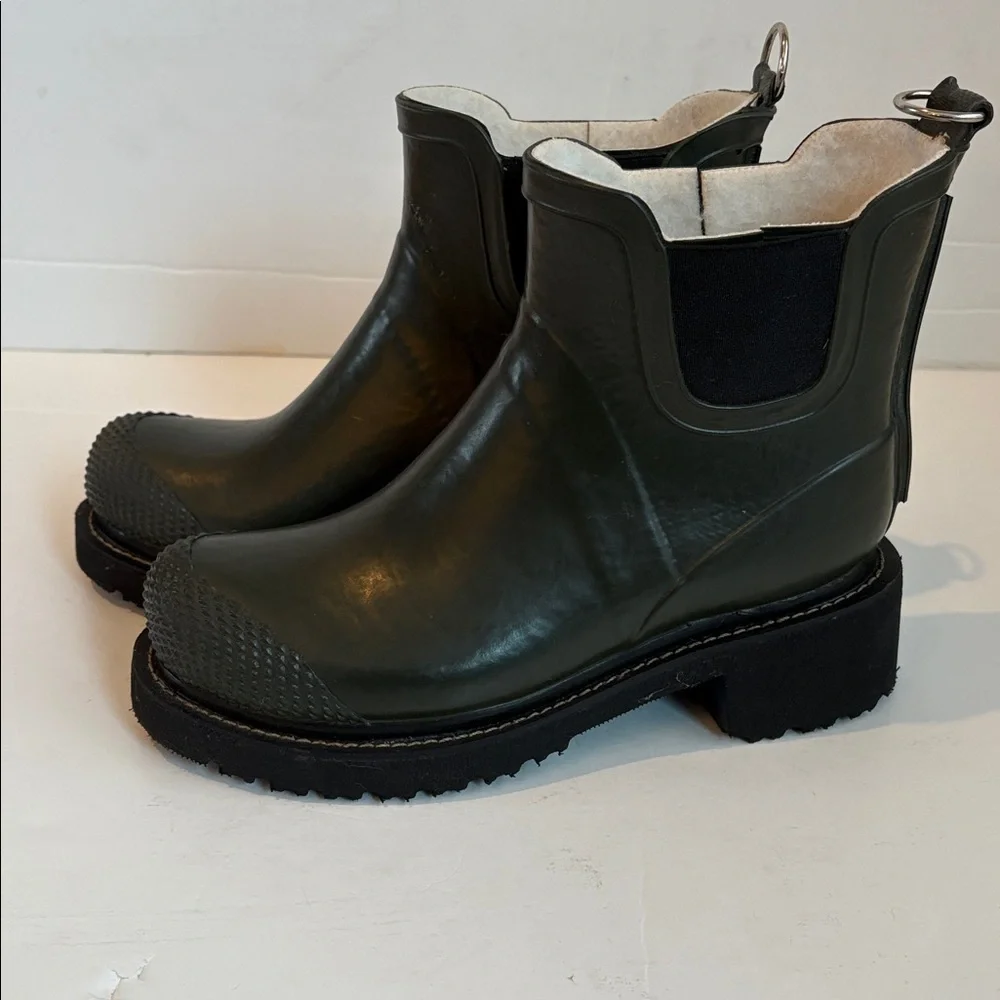 Ilse Jacobsen Rub 47’ short rubber waterproof boots w heel army green Sundance